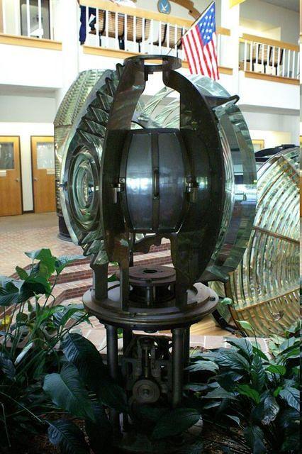 4th Order Fresnel Lens, Rotating Bi-Valve Design
